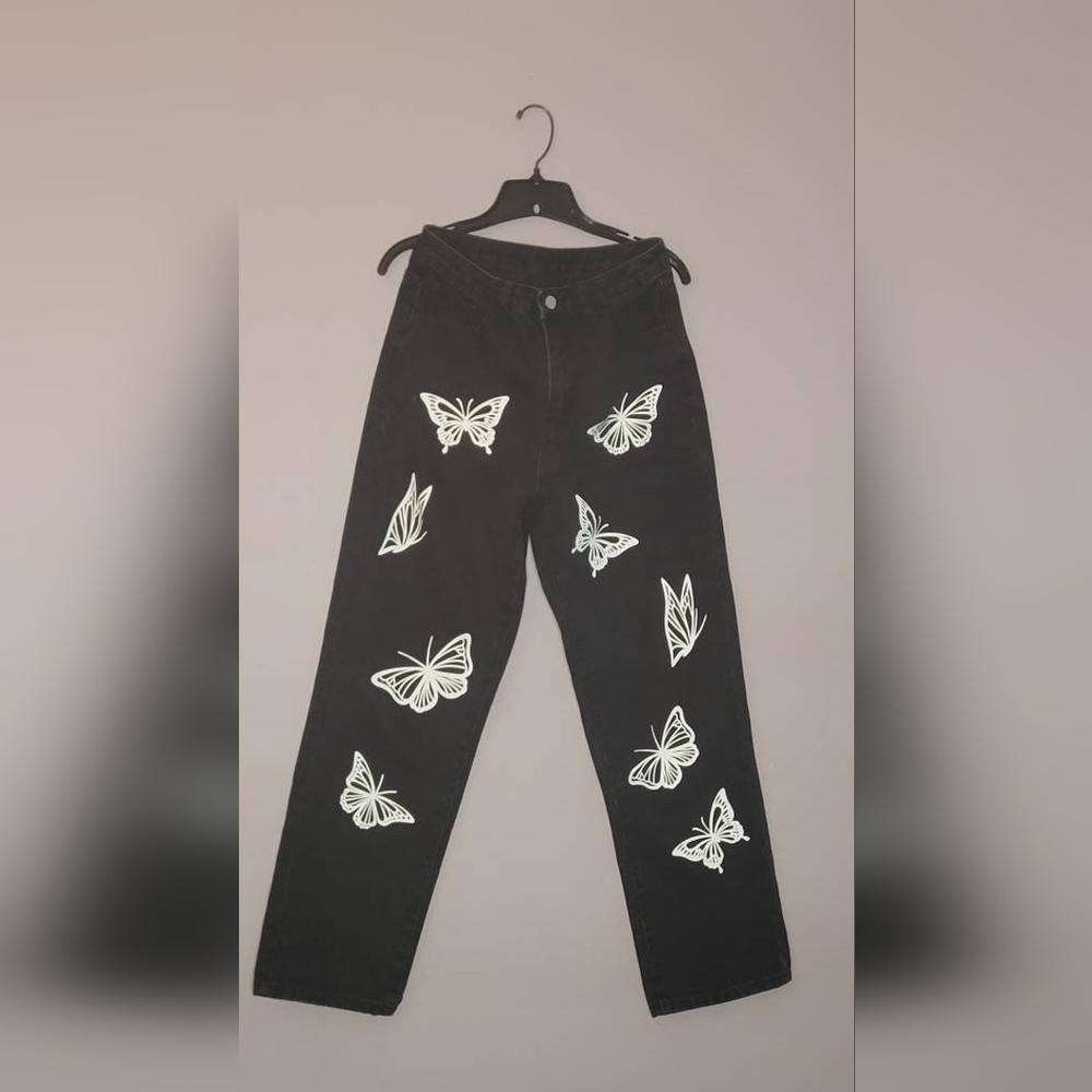 Shein Women's Black Jeans with Printed Butterflies, size Large - Picture 4 of 4